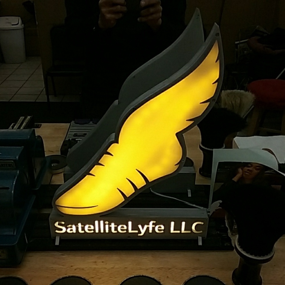 Meet your Posher, Sneaker